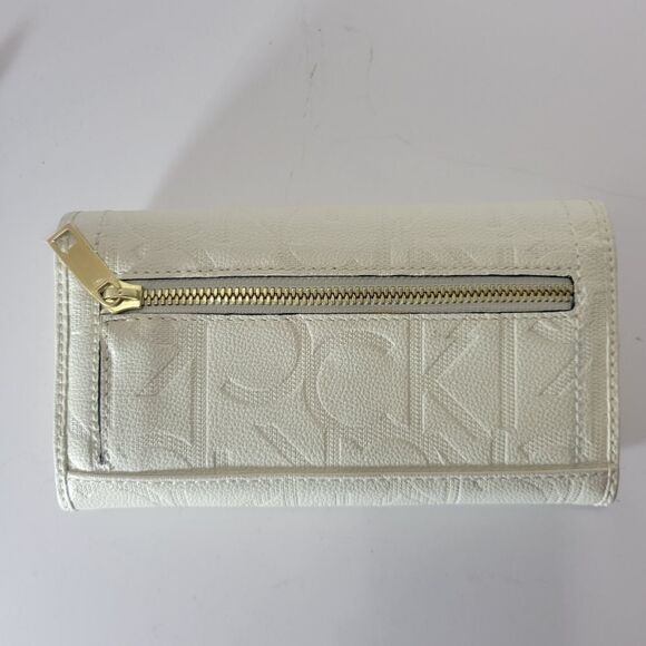 Calvin Klein Cream Wallet - Picture 2 of 15